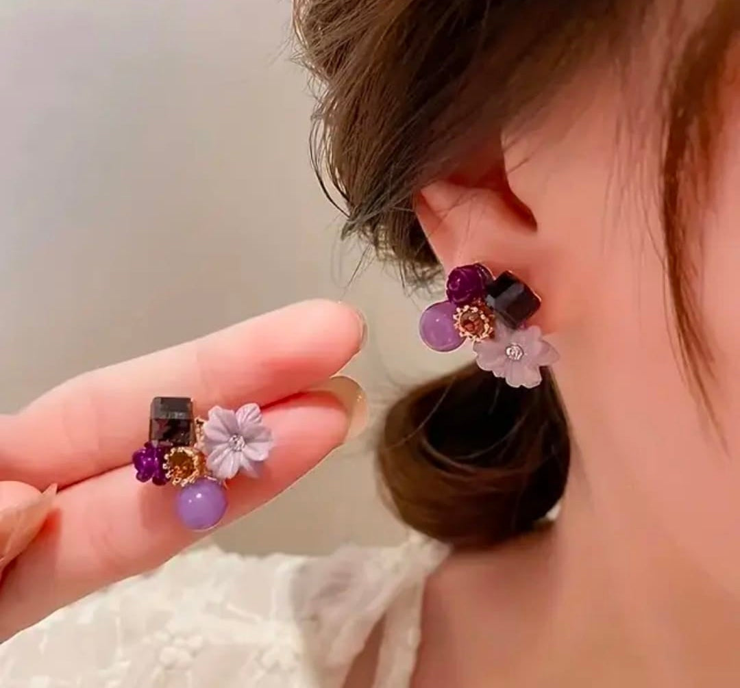 πΈ Floral Crystal Stud Earrings β Anti-Tarnish Finish