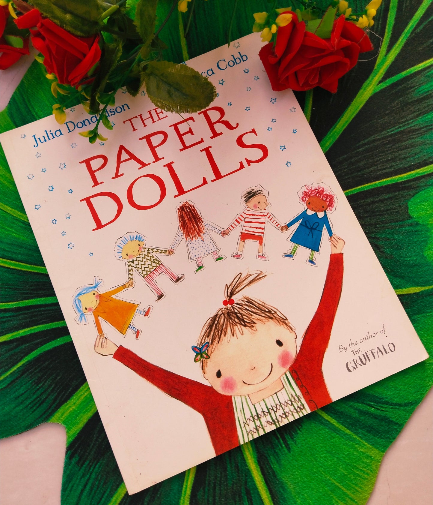 ✂️ The Paper Dolls by Julia donaldson