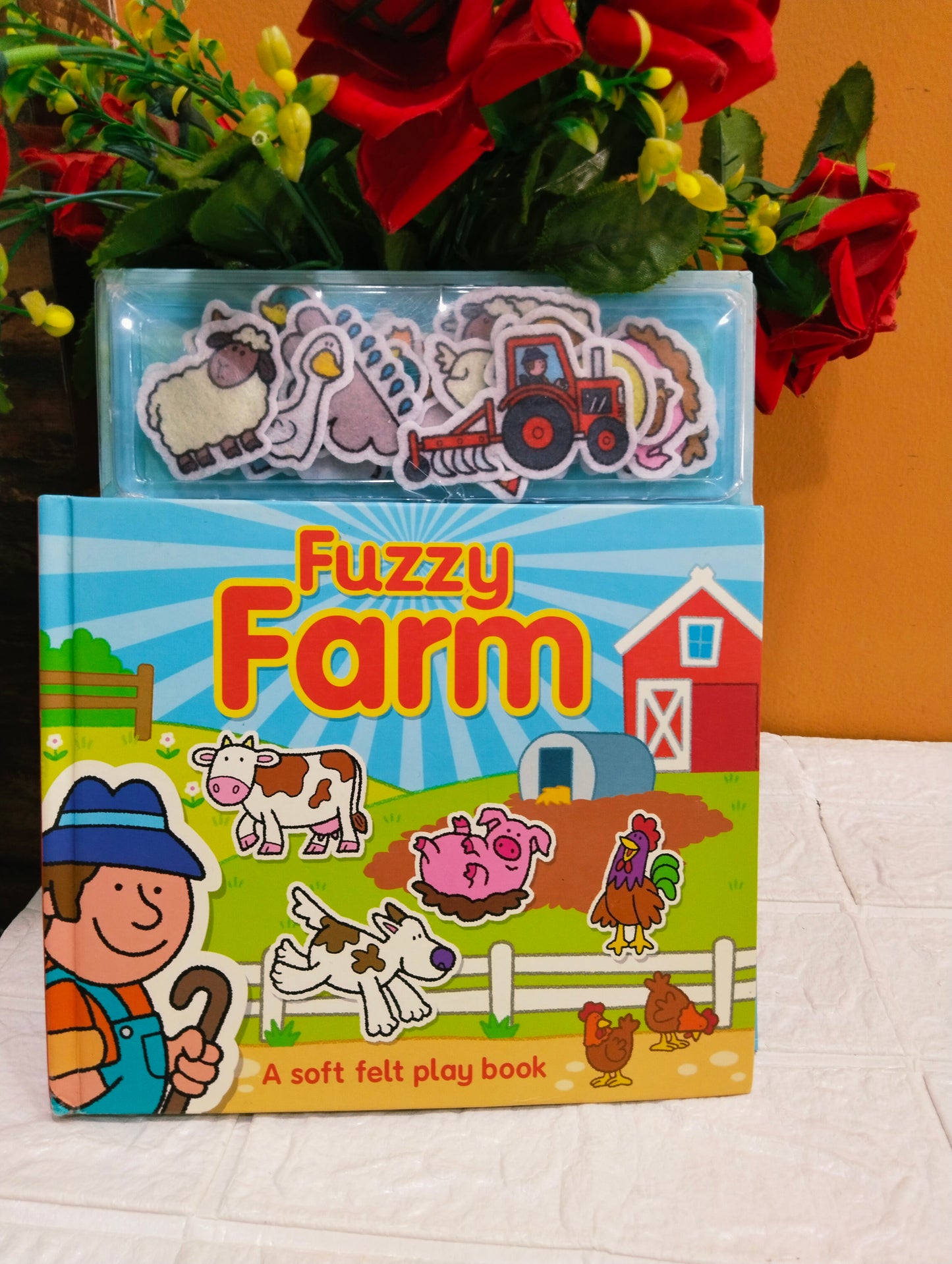 Fuzzy Farm: Soft Felt Play Book