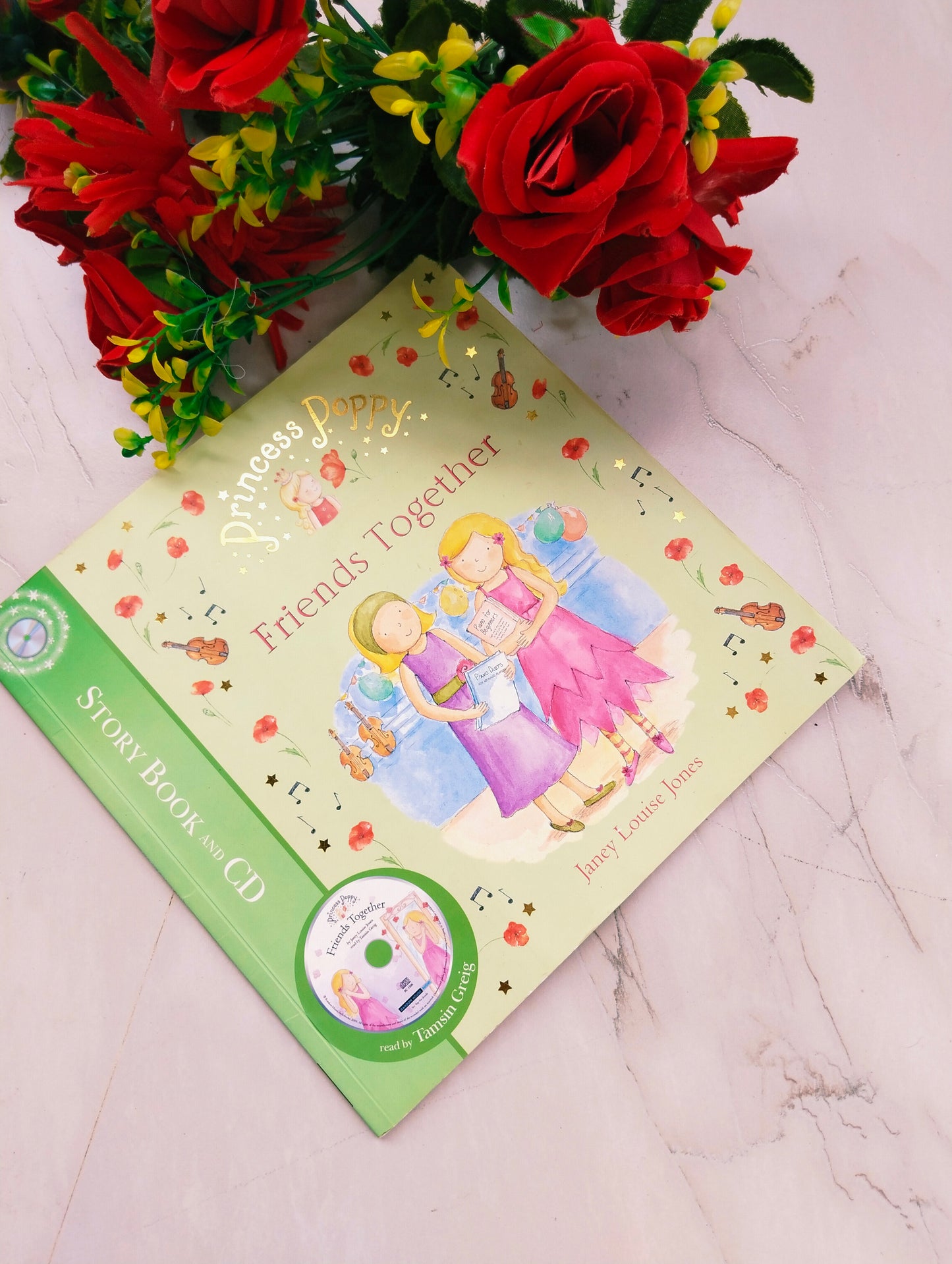 Princess Poppy: Friends Together (Book and CD)