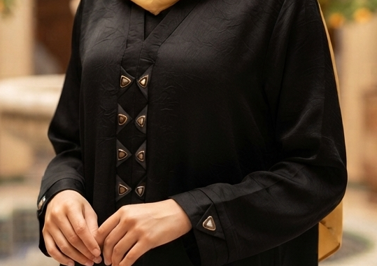 🌸 Elegant Parada Fabric V-Neck Abaya with Geometric Button Accents  🌸