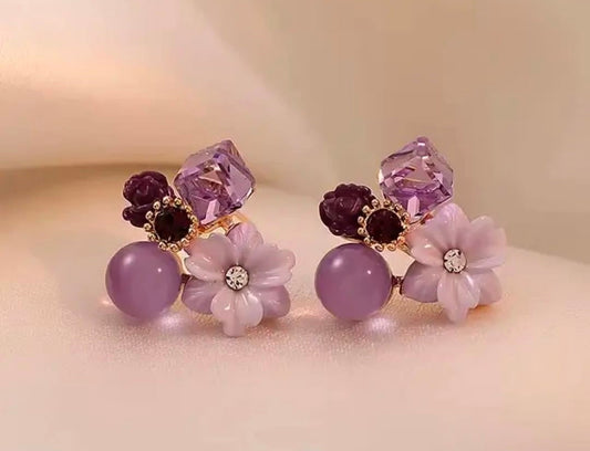 🌸 Floral Crystal Stud Earrings – Anti-Tarnish Finish